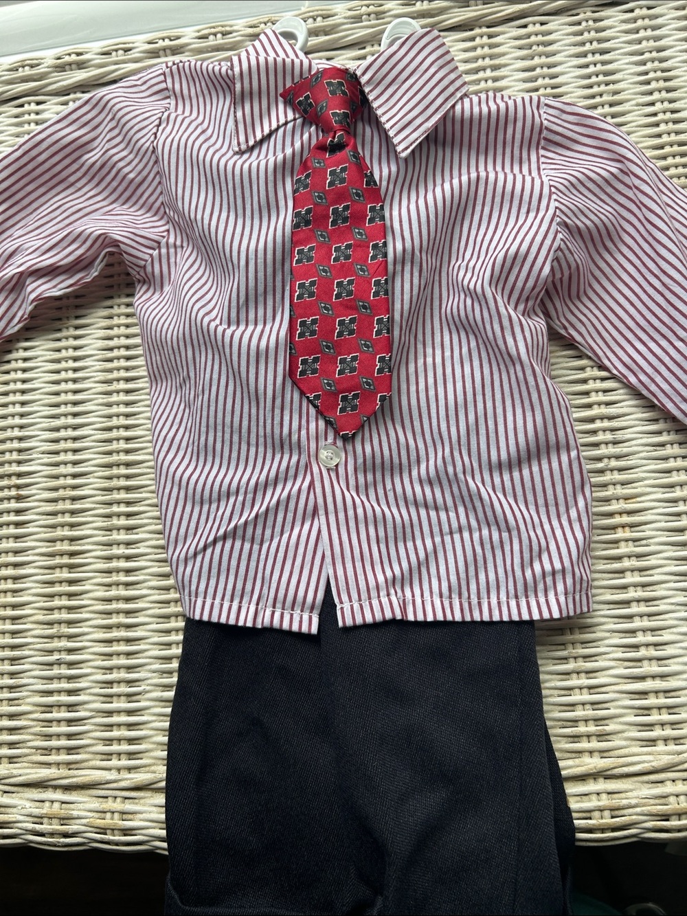 Boys Red Patterned shirt set with Necktie and bottoms